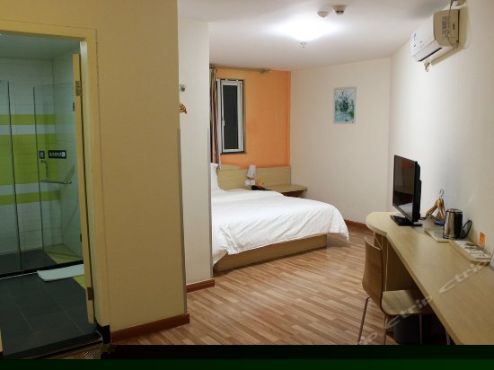 传统大床房(无窗)