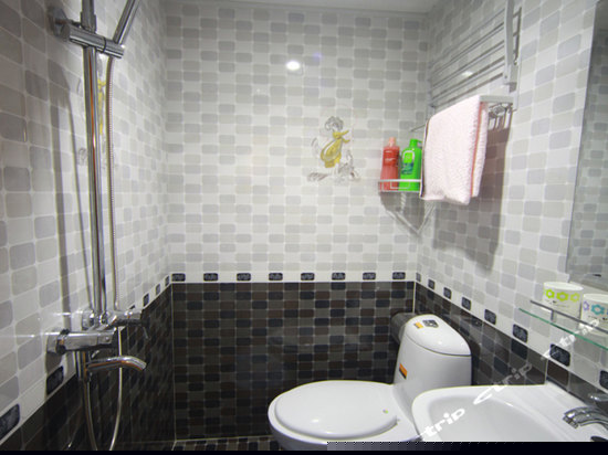 精装180度阳台无敌海景蜜月套房国色天香