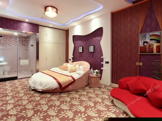 奢侈情侣主题房