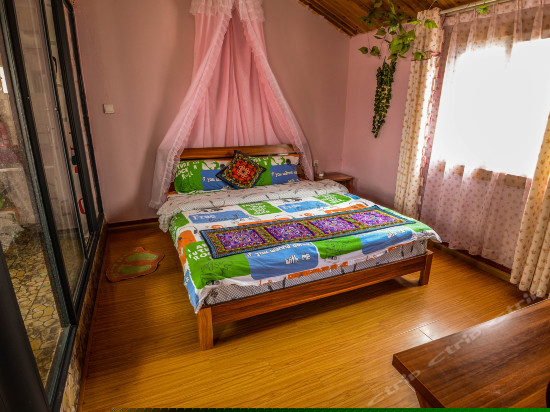 （月）观景木屋大床房