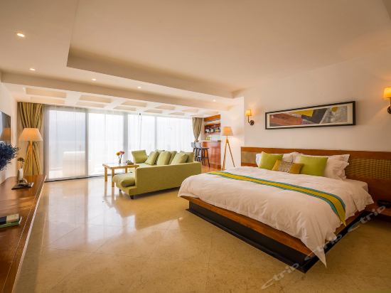 180度蜜月汤池亲水大套房