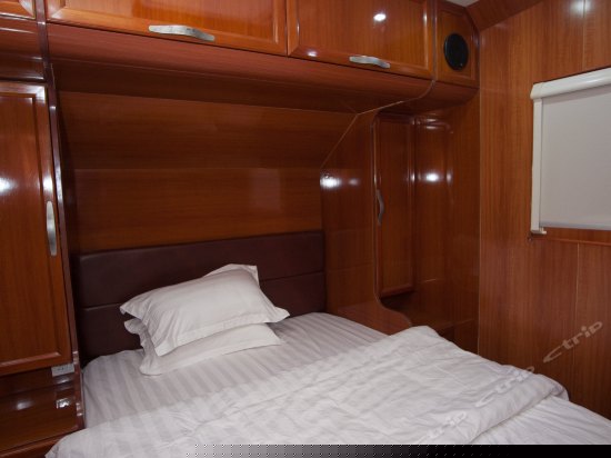 豪华贵族公寓型房车