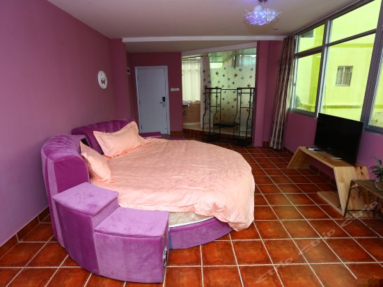 漫旅精品圆床房