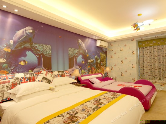 欢乐时光亲子房