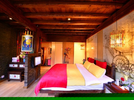 豪华阳光大床房