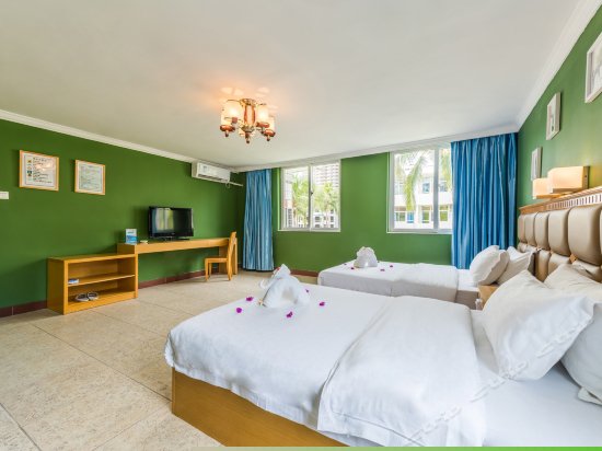 三亚的山别墅海景家庭套