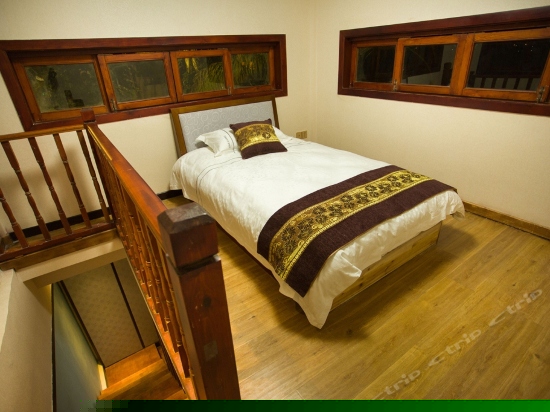 爱伲风情复式房