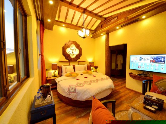 爱尚院尊享时光奢华园景大床房