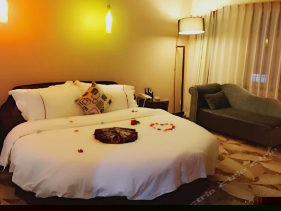 浪漫情侣主题房