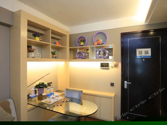 一室一厅大床房