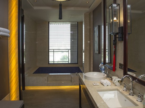 私属汤池观景房