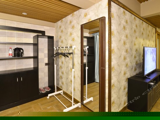 庭院江景温馨家庭房