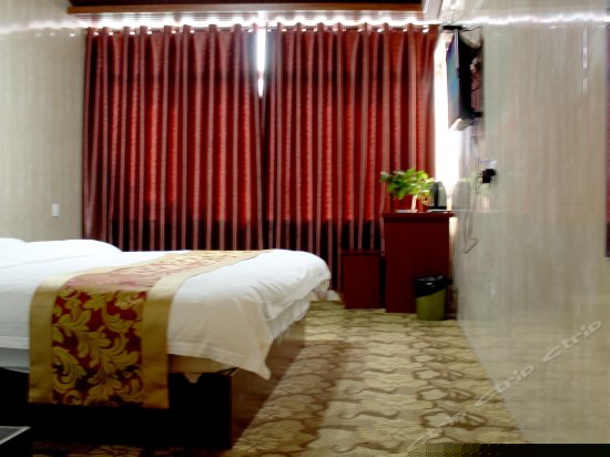 豪华情侣圆床房