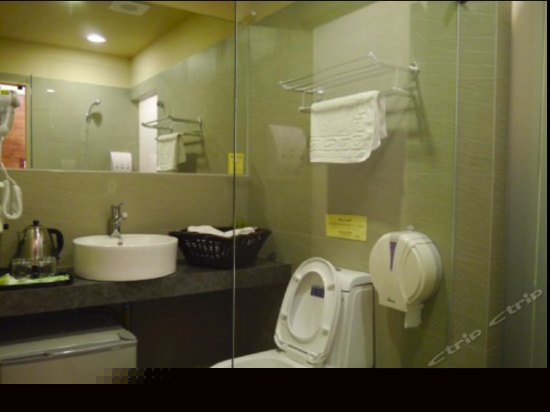 标准双床房(无窗)