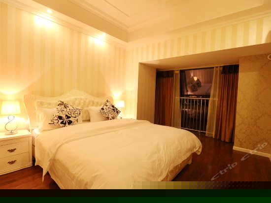 尊贵大床房