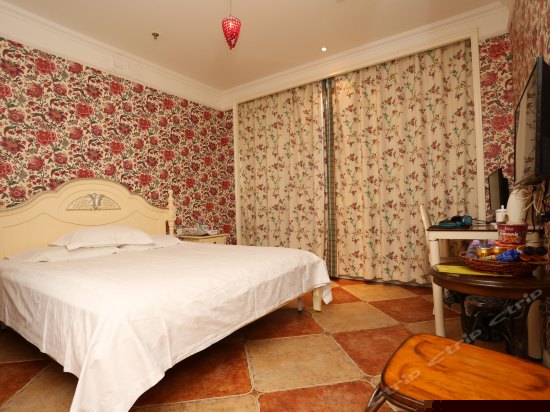 欧式浪漫大床房