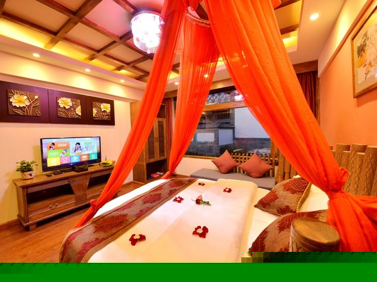 蜜月圆床房
