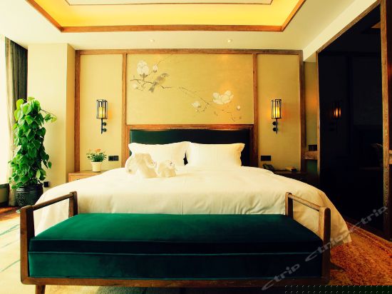 高级大床房