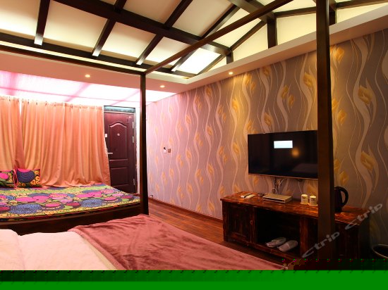 月影星空榻榻米大床房