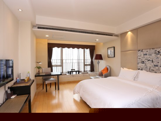 精品丽景大床房