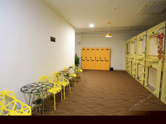 太空舱女宾竖舱