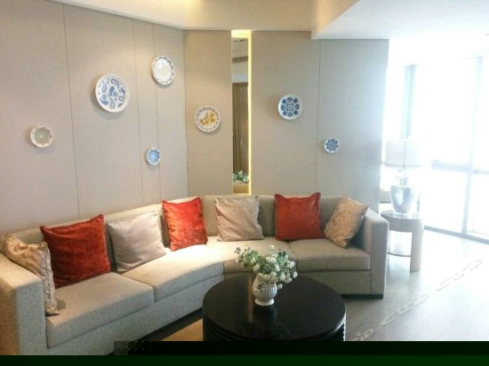 城景温馨大床房