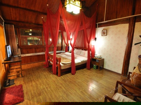 豪华蜜月大床房（三忘屋）