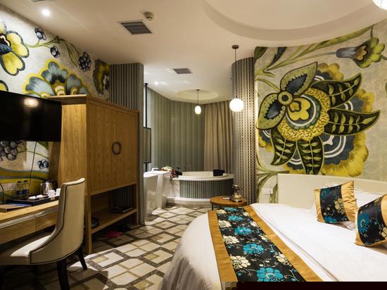 水晶之恋圆床房