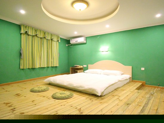 和风榻榻米大床