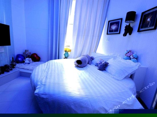 豪华主题大床房