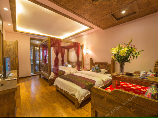 二号店温馨家庭房