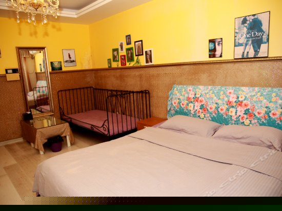 温馨三口家庭房