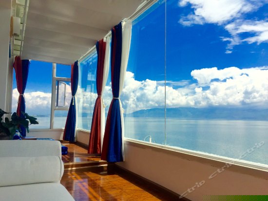 顶楼观山瞰海星空房