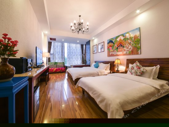 聆山水全景窗亲海家庭房