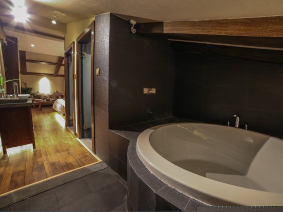 藏式风情温馨家庭套房