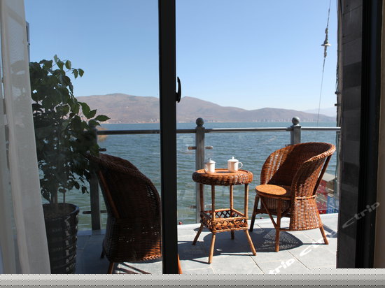 二楼榻榻米海景大床房