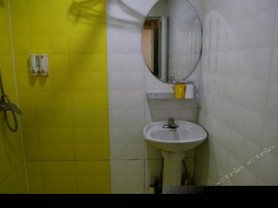 经济大床房(无窗)