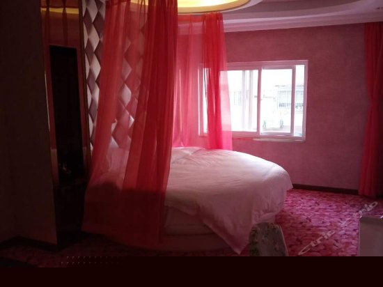 精品主题圆床房