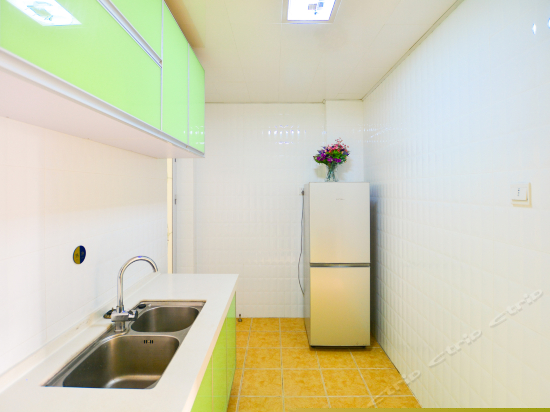 温馨三室一厅套房