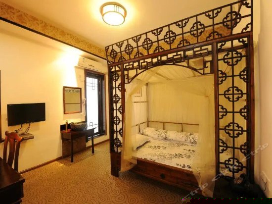 古韵雕花大床房