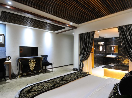 简雅豪华大床房