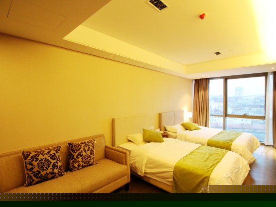 温馨城景家庭房