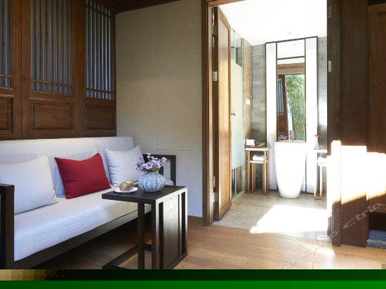 豪华园景大床房