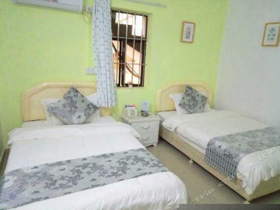 荧光夜色特价双床间