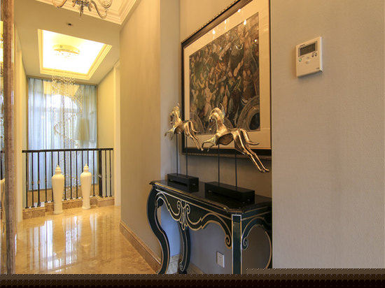 联排4居室湖景别墅