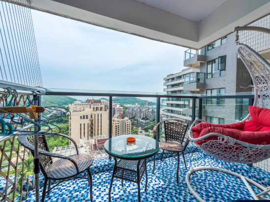 精装阳台海景大床房