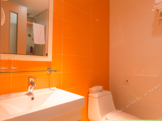 澳门城景商务大床房