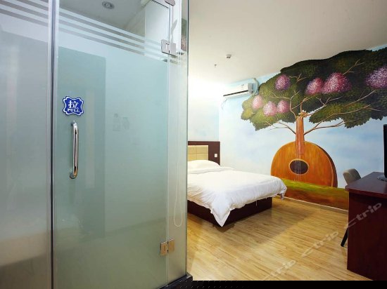 浪漫雅致大床房