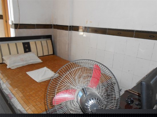 标准单人电脑房