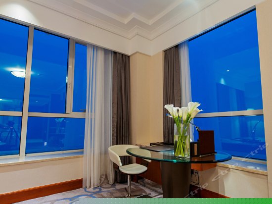 高级江景房（大床房）